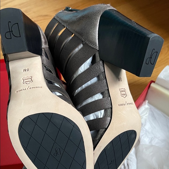 Donald J. Pliner Bootie Open Toe - Picture 6 of 6